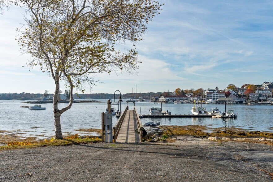 More Photos Of 47 & 49 Atlantic Avenue, Boothbay Harbor Flex For Sale