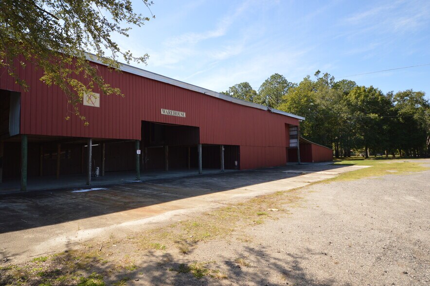 More Photos Of 239 Jones Rd, Jacksonville Warehouse For Lease