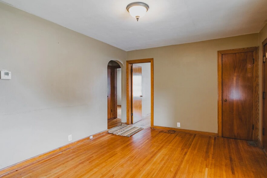 More Photos Of 505 27th St, Vienna Office For Sale