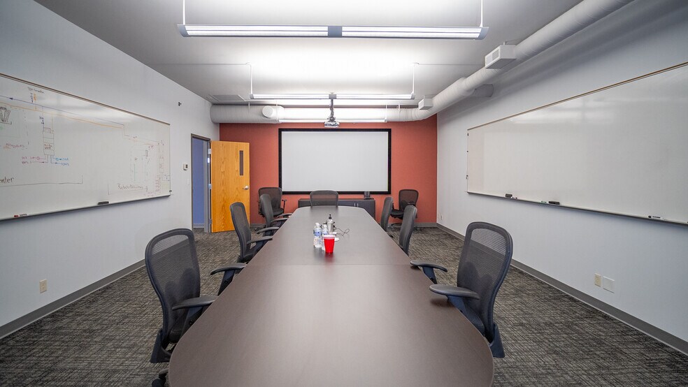 More Photos Of 3416 Lakeridge Pl NW, Rochester Office For Lease