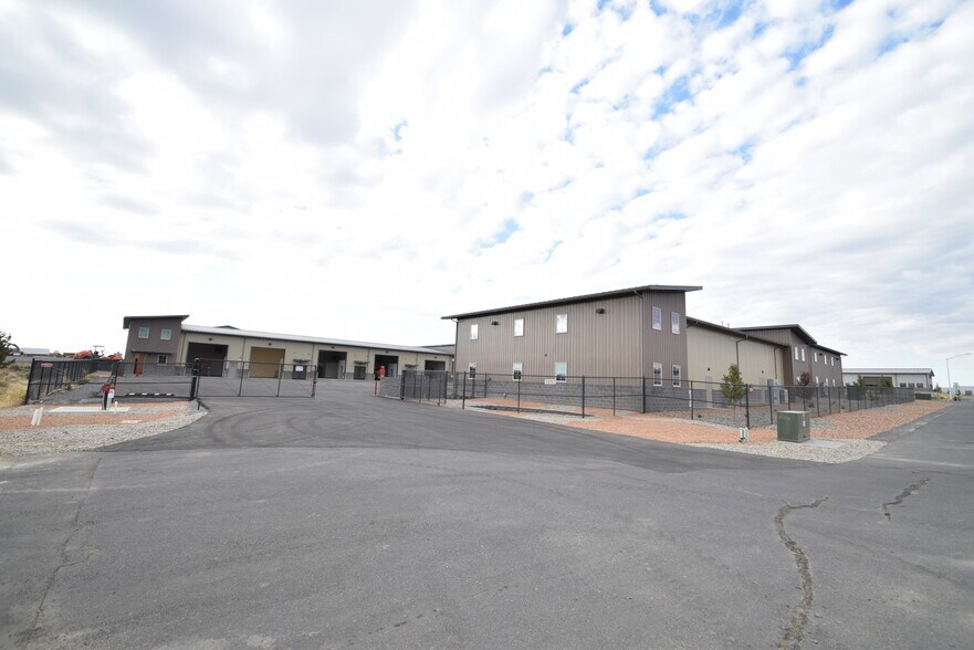 More Photos Of SW Layton Ct, Prineville Warehouse For Lease