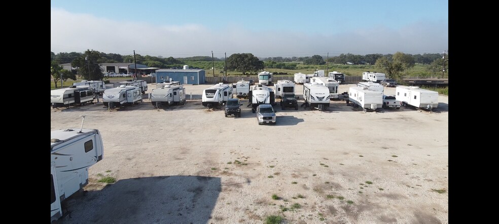 More Photos Of 500 Douglas St, Cuero Trailer Camper Park For Sale