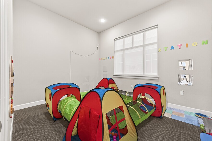 More Photos Of 5757 Flewellen Oaks Ln, Fulshear Office For Lease