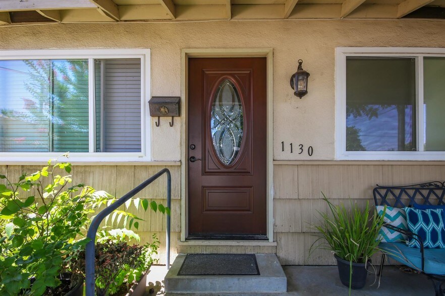 More Photos Of 1130 Circuit Dr, Roseville Apartments For Sale