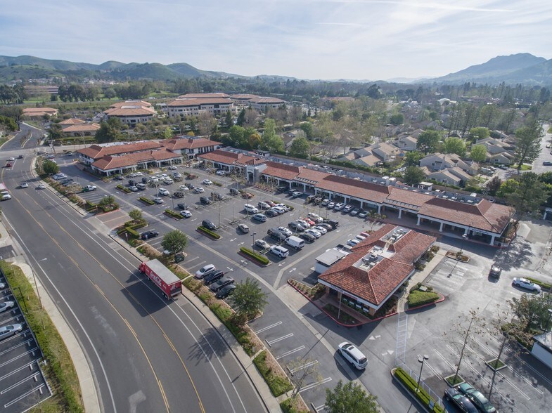 More Photos Of 2801-2805 Agoura Rd, Westlake Village Freestanding For Lease