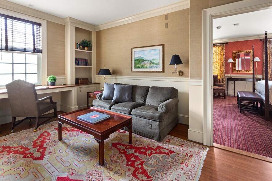 More Photos Of 18 Main St, Stowe Hotel For Sale