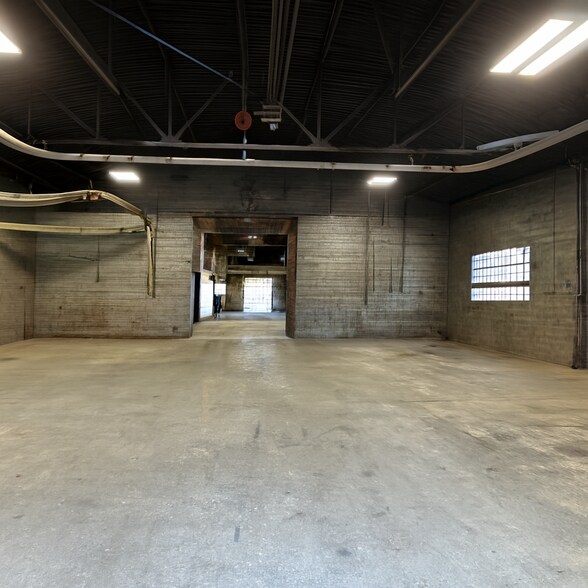 More Photos Of 1704 NW 6th St, Oklahoma City Warehouse For Lease