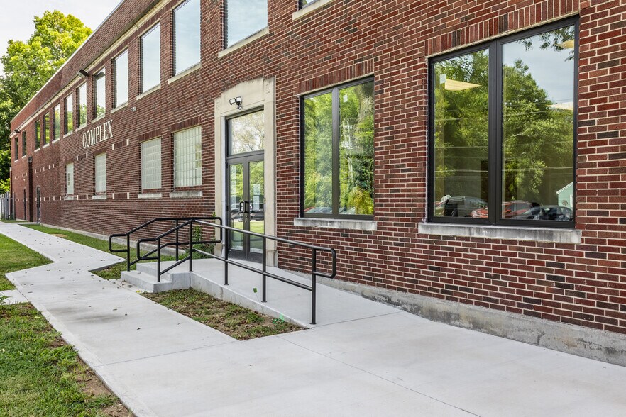 More Photos Of 4201 Millersville Rd, Indianapolis Flex For Sale