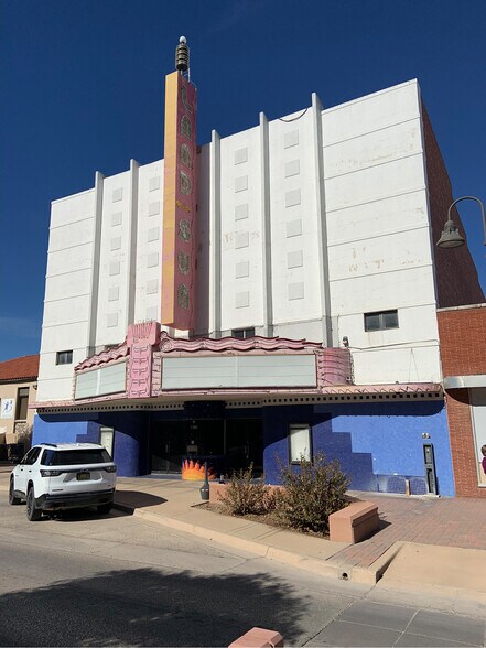 Primary Photo Of 418 W Main St, Artesia Movie Theatre For Sale