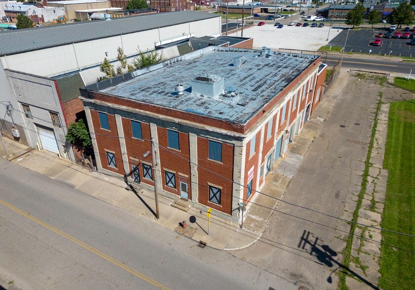 More Photos Of 715 2nd St SE, Canton Industrial For Lease