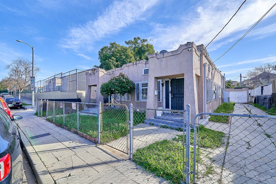 More Photos Of 3030 W 12th Pl, Los Angeles Land For Sale
