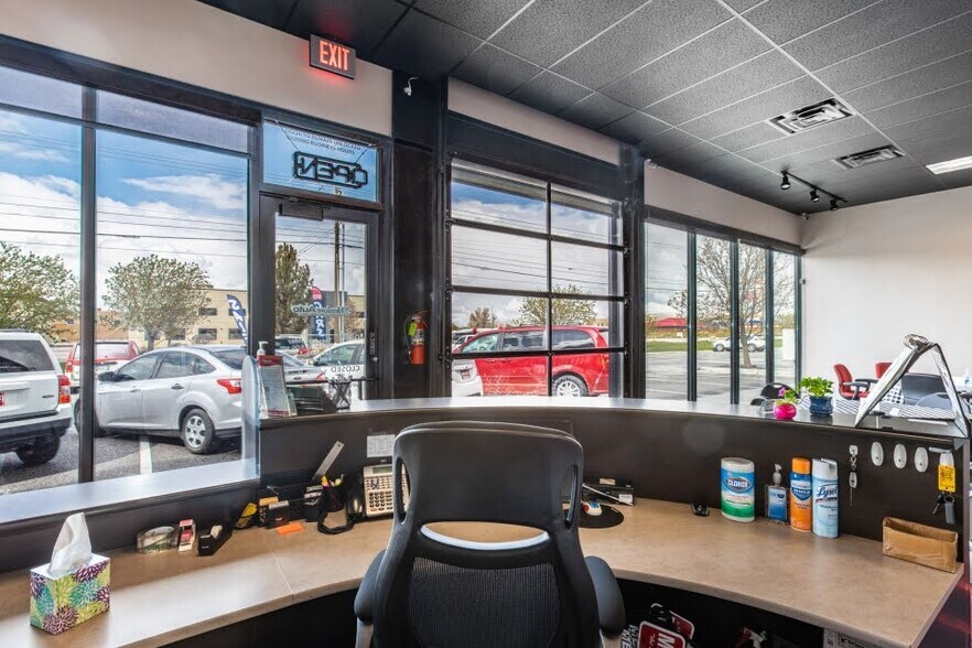 More Photos Of 420 N Redwood Rd, North Salt Lake General Retail For Sale