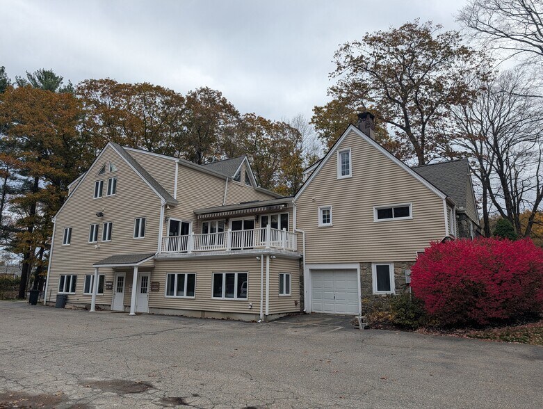 More Photos Of 569 Main St, Monroe Office For Sale