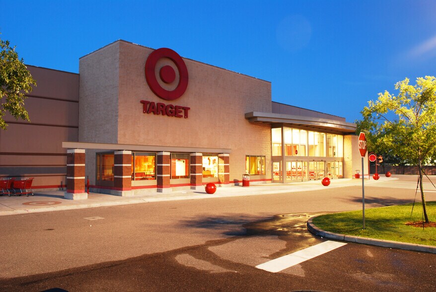 Primary Photo Of 7414-7484 University Blvd, Winter Park Unknown For Lease