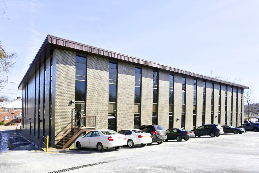 Primary Photo Of 799 Bloomfield Ave, Verona Medical For Lease