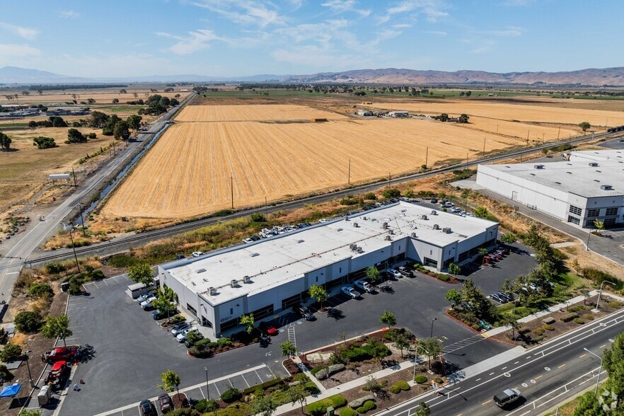 More Photos Of 2825 Cordelia Rd, Fairfield Warehouse For Lease