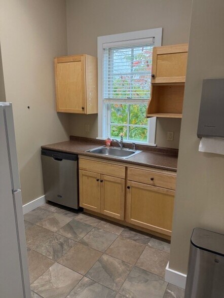 More Photos Of 205 Billings Farm Rd, White River Junction Medical For Lease