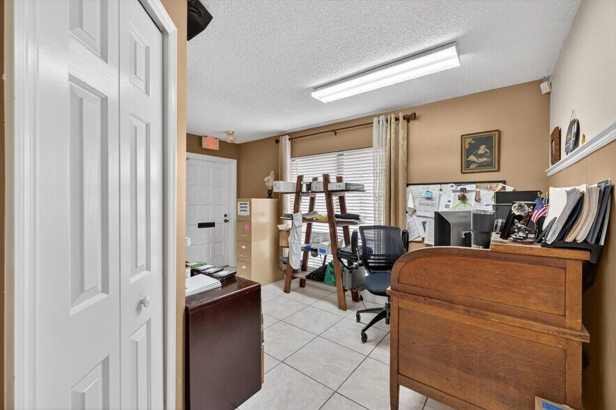 More Photos Of 7 W Main St, Apopka Office For Sale