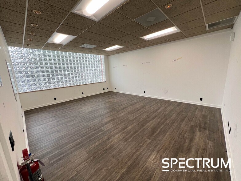 More Photos Of 7241 Lankershim Blvd, North Hollywood Office For Lease