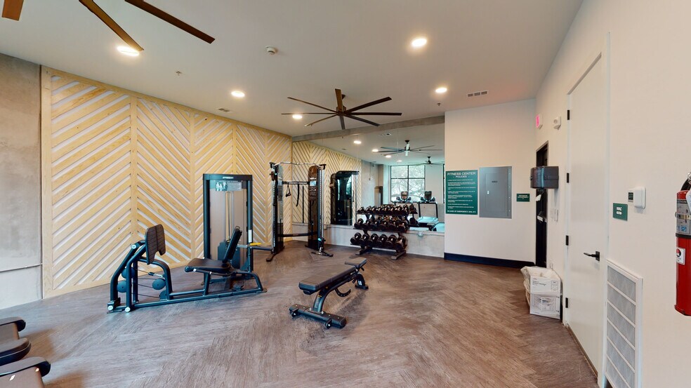 More Photos Of 2500 Longview St, Austin Apartments For Lease