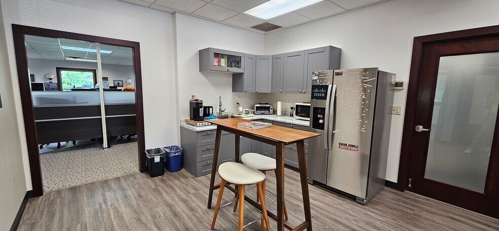 More Photos Of 3610 Oakwood Hills Pky, Eau Claire Office For Lease