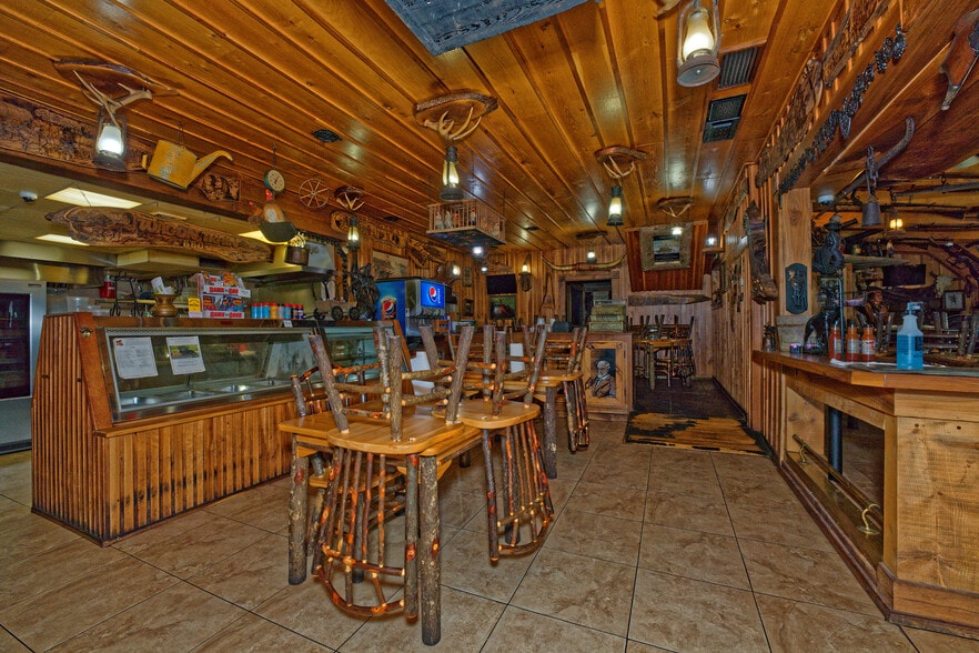 More Photos Of 671 Mariaville Rd, Schenectady Garden Center For Sale