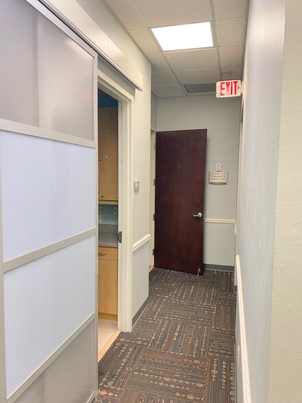 More Photos Of 1217 Piper Blvd, Naples Medical For Sale