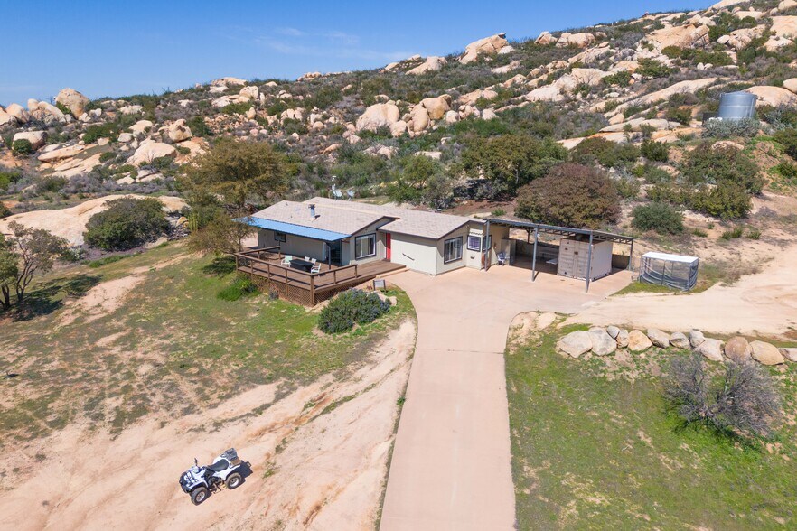 More Photos Of 19191 High Glen Rd, Alpine Specialty For Sale