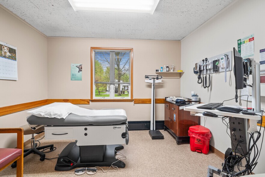 More Photos Of 400 W Butler St, Mercer Medical For Sale