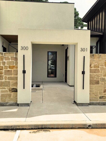 More Photos Of 9070 Gleannloch Forest Dr, Spring Medical For Lease