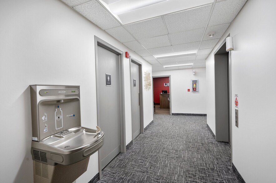 More Photos Of 2817 S Anthony Ln, Saint Anthony Office For Lease