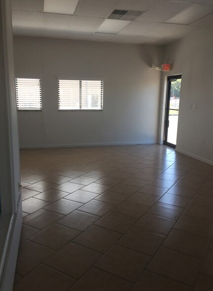 More Photos Of 12433 66th St N, Largo Storefront Retail Office For Sale