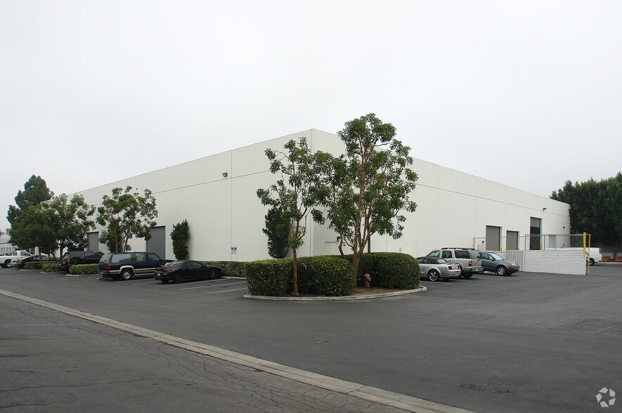 More Photos Of 1402 Morgan Cir, Tustin Distribution For Lease