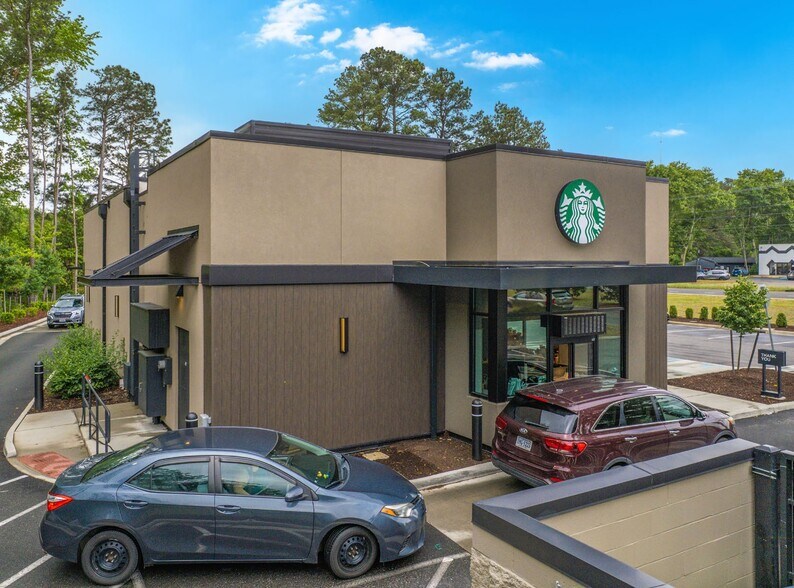 More Photos Of 3019 George Washington Memorial Hwy, Hayes General Retail For Sale