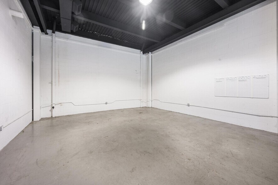 More Photos Of 219 Bond St, Brooklyn Warehouse For Lease