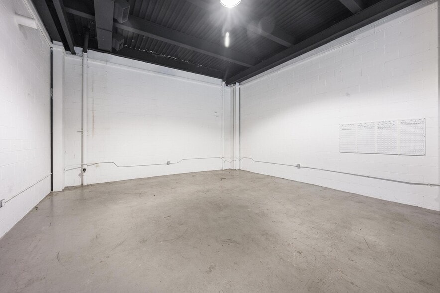 More Photos Of 219 Bond St, Brooklyn Warehouse For Sale