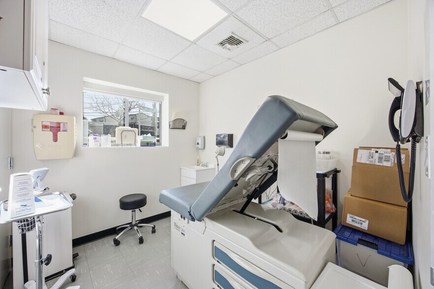 More Photos Of , Staten Island Office For Sale