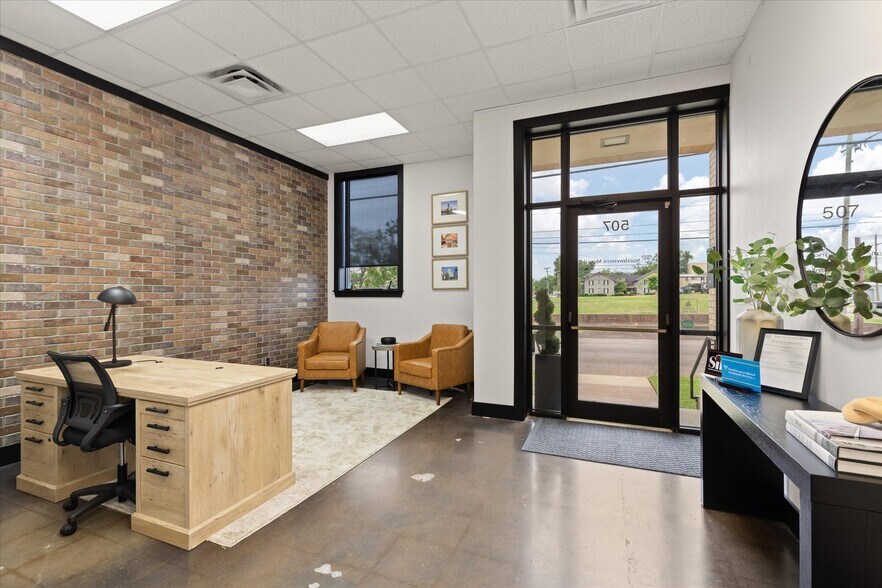 More Photos Of 501 N 3rd St, Longview Office For Sale