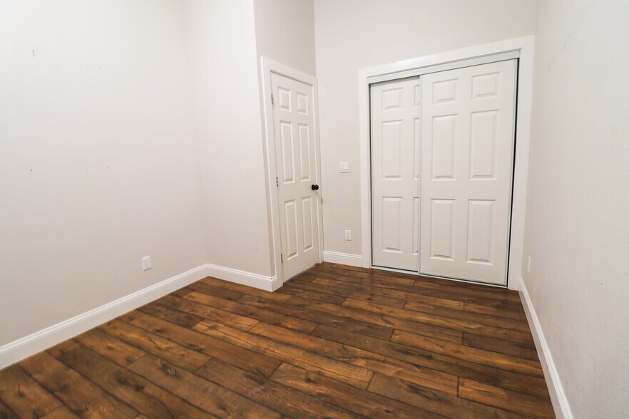 More Photos Of 875 Wood St, Oakland Apartments For Sale