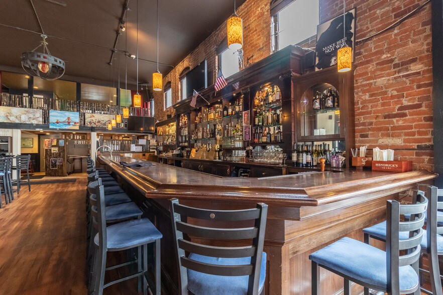 More Photos Of 102 S State St, Ukiah Storefront Retail Office For Sale