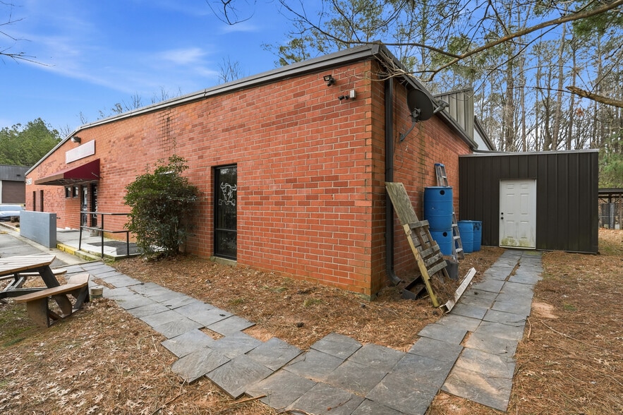 More Photos Of 6190 Parkway North Dr, Cumming Light Distribution For Sale