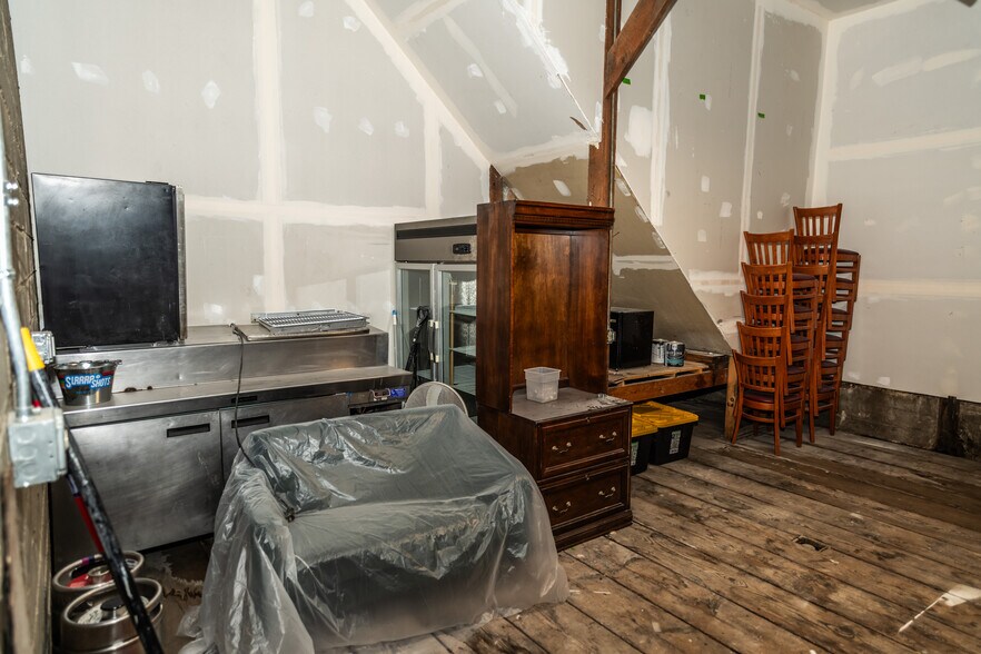 More Photos Of 152 Johnson Ave, Orofino Bar For Sale