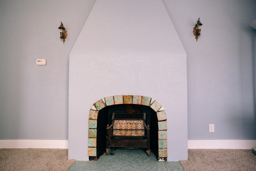 More Photos Of 355 N College Ave, Fayetteville Office Residential For Lease