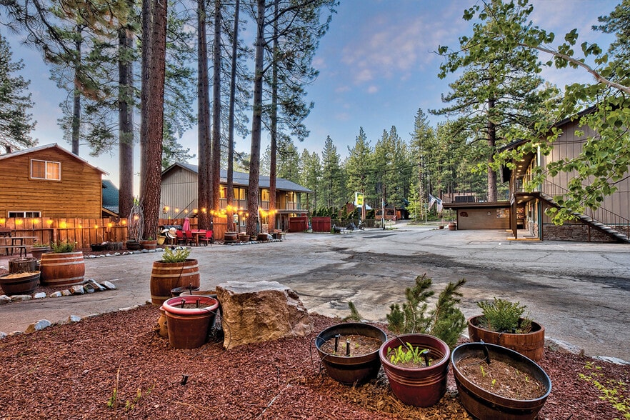 More Photos Of 1072 Ski Run Blvd, South Lake Tahoe Hotel For Sale