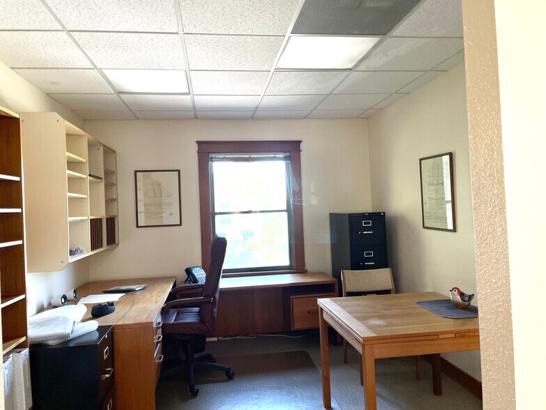 More Photos Of 18660 Sw Boones Ferry Rd, Tualatin Office For Lease