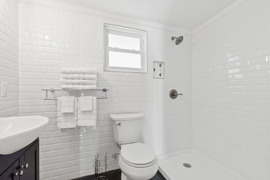 More Photos Of 3155 W Highway 98, Port Saint Joe Hotel For Sale