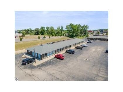 More Photos Of 7312-7320 N Alger Rd, Alma Office For Lease