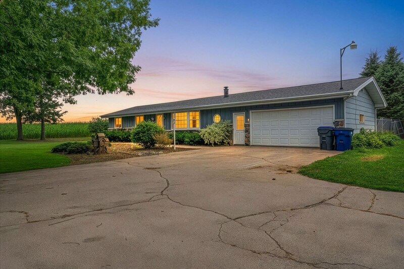 More Photos Of N5367 Mayflower Rd, Shiocton Office For Sale