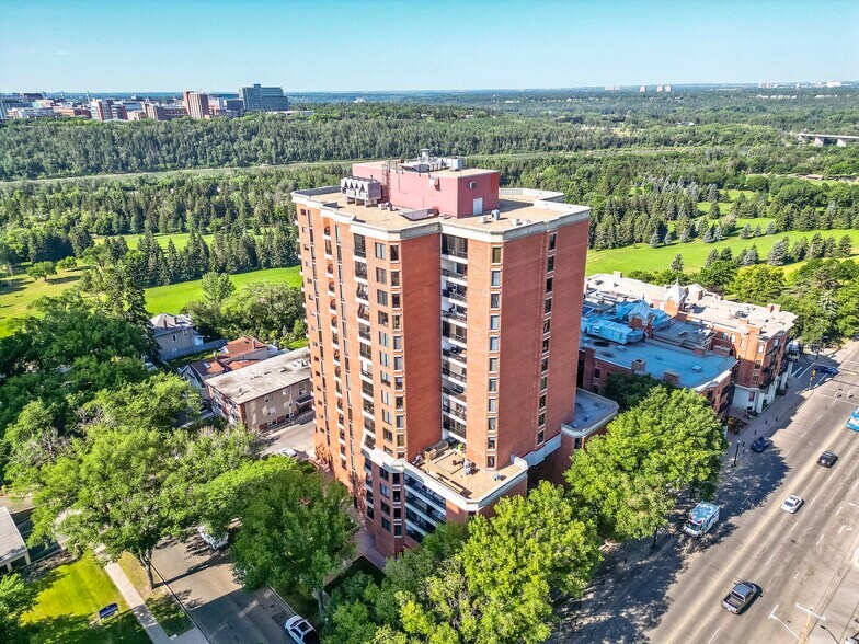 More Photos Of 11503 100th Ave NW, Edmonton Apartments For Sale