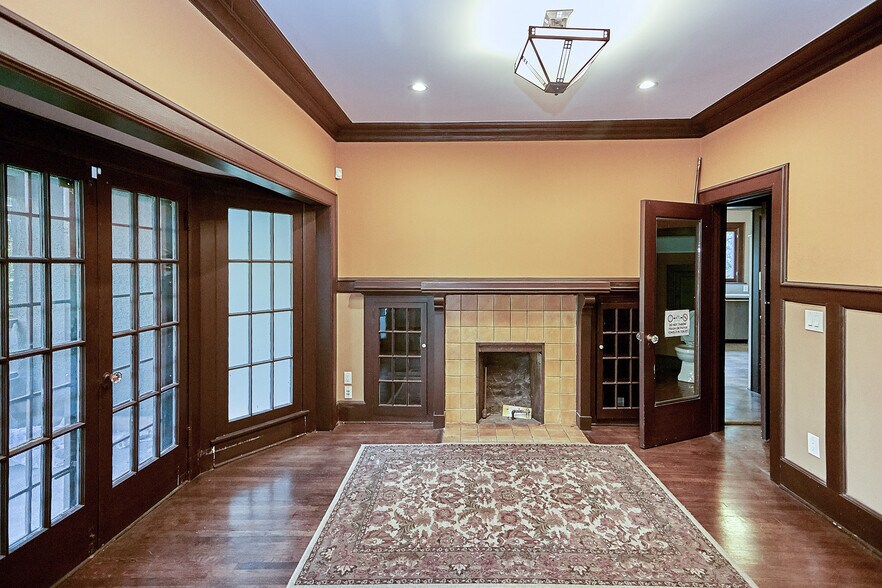 More Photos Of 658 S Bronson Ave, Los Angeles Office Residential For Sale